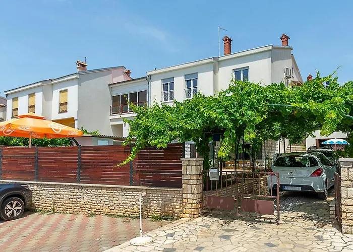 Cozy Apartment In Pula With Wifi